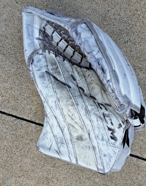 CCM Extreme Flex E5.5 Regular Catcher only (Used)