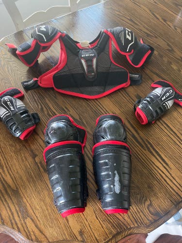 Junior hockey pad set