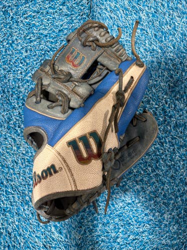 Blue Wilson A2000 DP15 "Autism Awareness" RH Baseball Glove 11.5" (Used)
