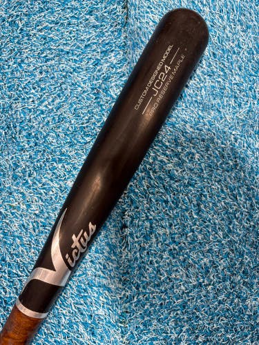 Victus Pro Reserve JC24 Maple Bat (-3) 29 oz 32" (Used)