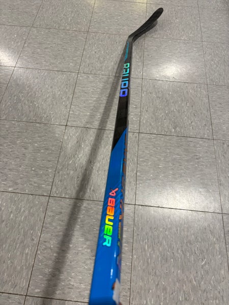 Junior Bauer Nexus Sync Hockey Stick Right Handed P28 (Used)