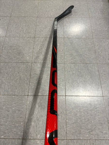 Intermediate Bauer Vapor FlyLite Hockey Stick Right Handed P92 (Used)