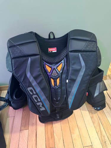Large  CCM EFLEX 6 Goalie Chest Protector (Used)