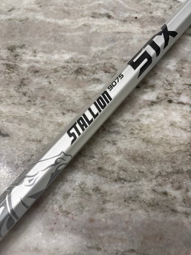 New — STX Stallion 9075 Attack Shaft - Silver