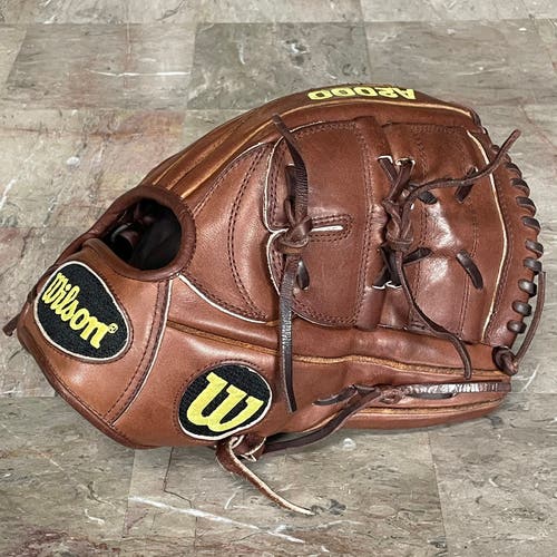 Wilson A2000 B2 - 11.75 Inch Pitchers Glove