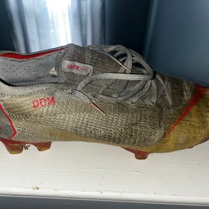 Men's Size M 10.0 (W 11.0) Nike Mercurial Vapor Cleats (Used)
