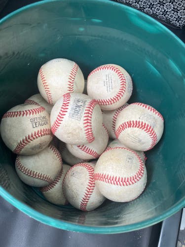 20 baseballs in bucket