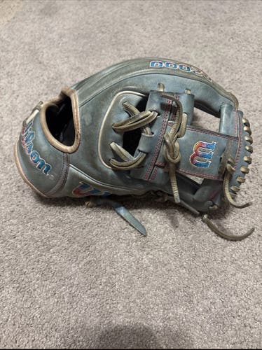 2022 Wilson RH Infield A2000 Baseball Glove 11.5" (Used)