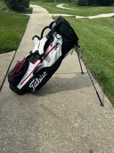 TITLEIST PLAYERS 5 STAND GOLF BAG