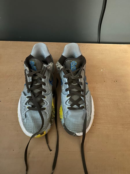 Men's Size M 9.0 (W 10.0) Nike Shoes (Used)