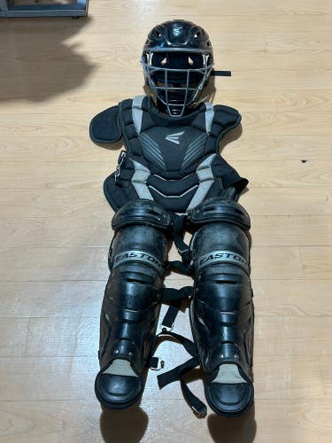 Used Youth Easton Gametime Catcher's Set | Age 9 - 12 | Bag Included!