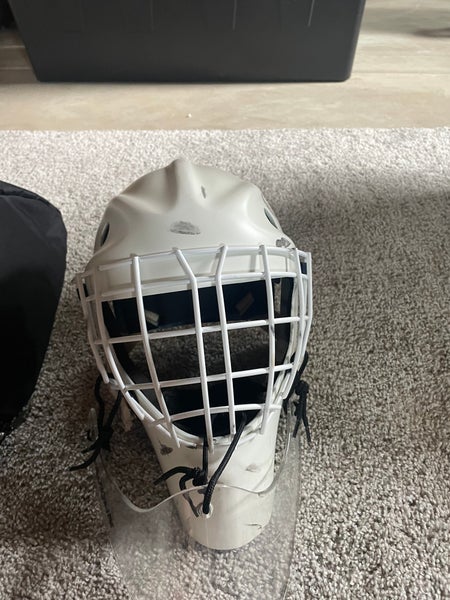 Senior  Goalie Mask (Used)