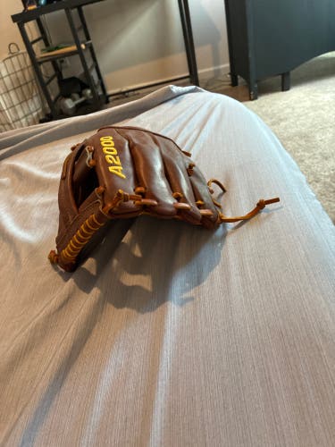 Wilson RH Infield Trainer Baseball Glove  (Used)