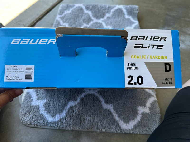 Bauer Elite Hockey Goalie Skates Regular Width Size 2 (Used)