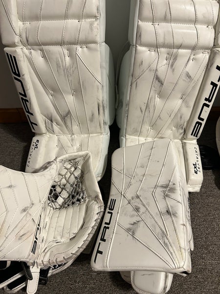 35"  True Catalyst 7X3 Goalie Full Set (Used)