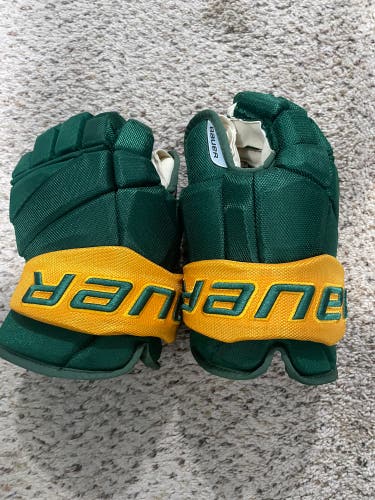Bauer Vapor Pro Team Gloves 14" (Used OncE Stickhandlin)