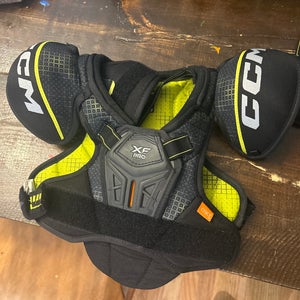 Youth Medium CCM XF Pro Shoulder Pads (Used)