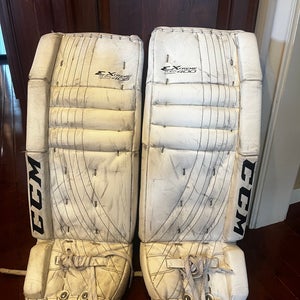 26"  CCM Extreme Flex 400 Goalie Leg Pads (Used)