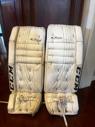 26"  CCM Extreme Flex 400 Goalie Leg Pads (Used)