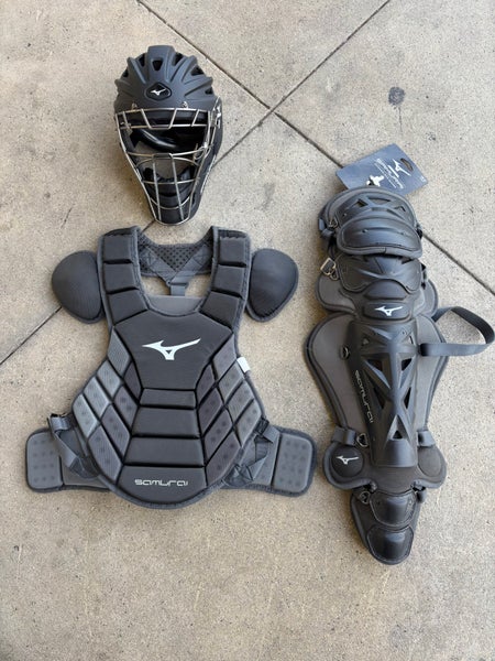New Adult Mizuno Samurai Catcher's Set