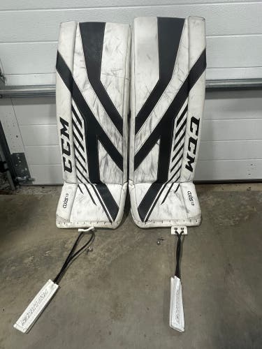 30+ 1 CCM Axis 1.5 Goalie Leg Pads Junior