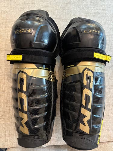 Junior CCM Tacks AS-V Pro 13" Shin Pads (Used)
