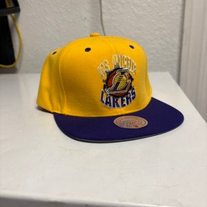 Yellow Adult Unisex Large Mitchell & Ness Hat (New)