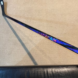 Senior Bauer Twitch Right Handed Hockey Stick (New)