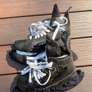 Bauer Supreme Mach Hockey Skates Regular Width Size 4 (Used)