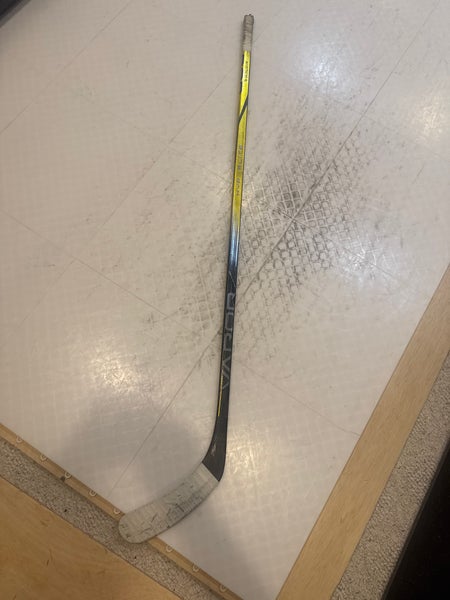 Senior Bauer Vapor Hyperlite 2 Left Hand Hockey Stick P92  (Used)