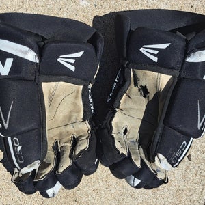 Easton Stealth c5.0 junior hockey player black Gloves 12" (Used)