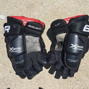 Bauer Vapor X800 Junior hockey player black Gloves 12" (Used)
