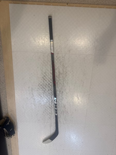 Intermediate CCM Jetspeed FT6 Pro Left Hand Hockey Stick P28  (Used)