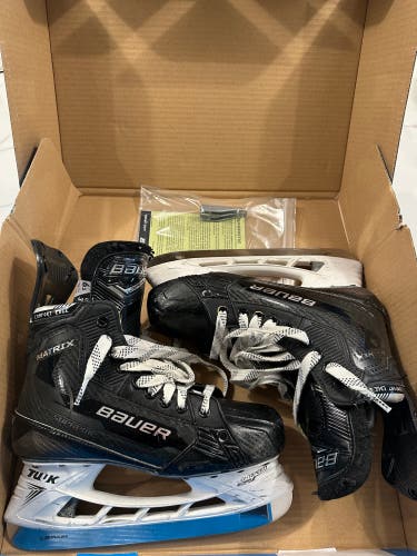 Bauer Supreme Matrix Hockey Skates Wide Width 6.5 (Used)