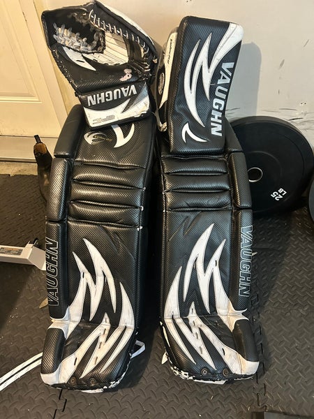 36"  Vaughn Velocity V3 Regular Goalie Full Set  (Used)