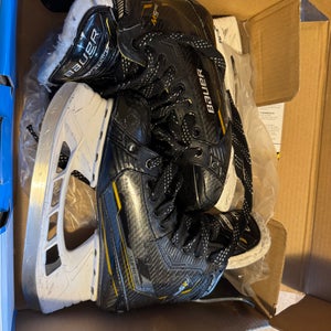 2023 Bauer Supreme M5 Pro Hockey Skates Regular Width Pro Stock 6.5 (Used)