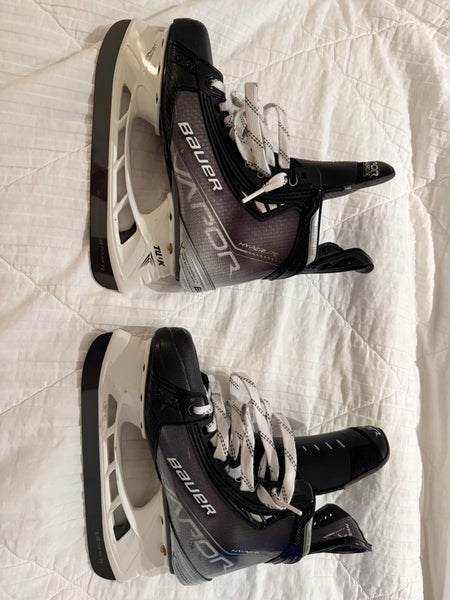 Bauer Vapor Hyperlite Hockey Skates Regular Width   Size 4.5