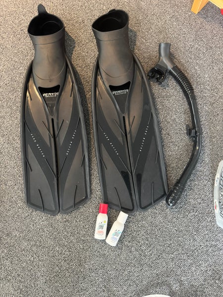 Atomic Aquatic Open Heel Split Fins, mask & hose