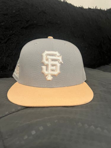 San Francisco Giants Grey/cream color