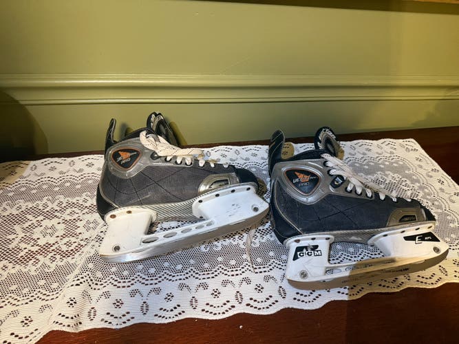 CCM Vector Pro Skate Intermediate Size 5