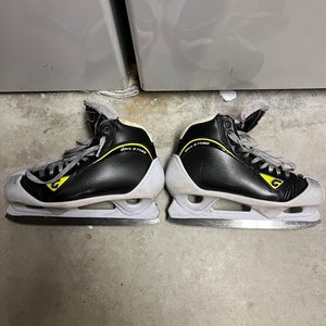 Graf Ultra G7500 Hockey Goalie Skates Regular Width 8.5 (Used)