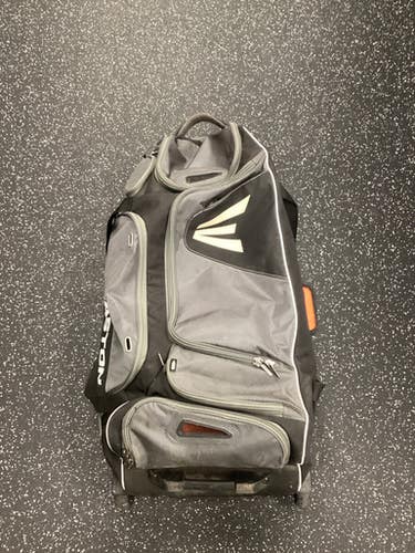 Used Easton CATCHERS BAG BB/SB Player Wheeled Bag None 11851-S000034817