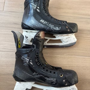 Bauer Vapor Hyperlite 2 Hockey Skates Pro Stock 8.5 (Used)