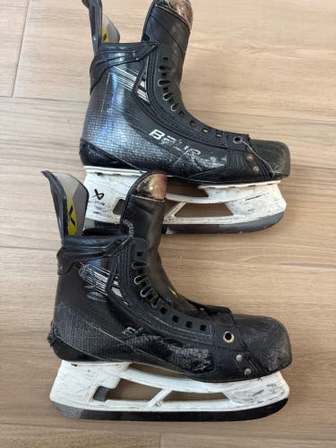 Bauer Vapor Hyperlite 2 Hockey Skates Pro Stock 8.5 (Used)