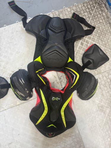 Senior Bauer XS Shin Pads (Used)