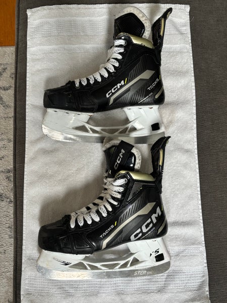 CCM AS-V Skates Size 6 Regular