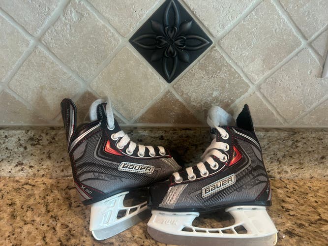 Bauer Vapor X Hockey Skates Regular Width 9 (Used)