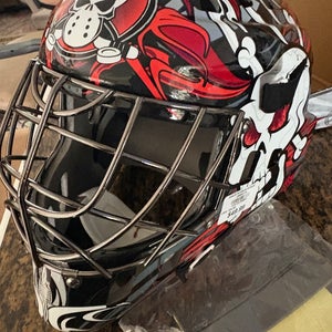 New pro street hockey goalie mask ! Ages 10 to adult