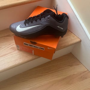 Men's Size M 12.0 (W 13.0) Nike Mid Top Molded Cleats (New)
