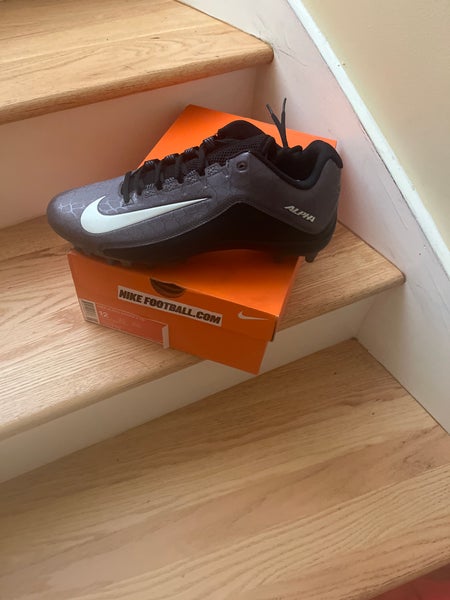 Men's Size M 12.0 (W 13.0) Nike Mid Top Molded Cleats (New)